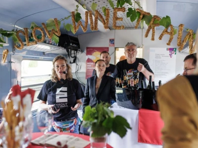 Slow Wine Train