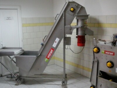 Dio postrojenja za preradu voća u sokove