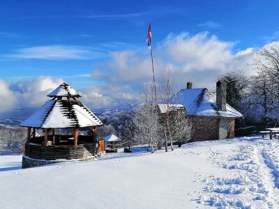 Sokolske kolibe: Genetički centar