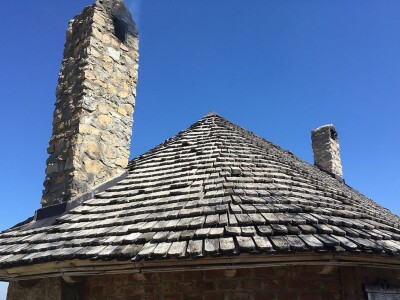 Sokolske kolibe: Genetički centar