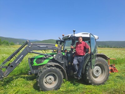 Solarni električni pastir za zaštitu stada