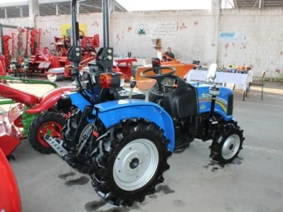 Traktor Sonalika Solis 20