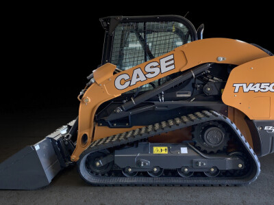 Specijalni Case utovarivač inspiriran frontmenom Metallice