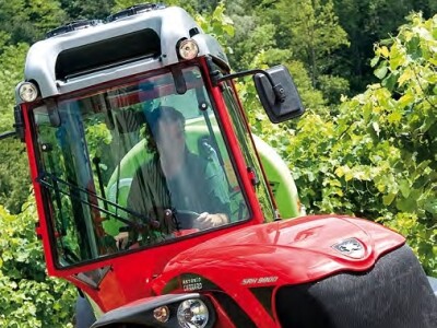 Traktor Antonio Carraro SRH