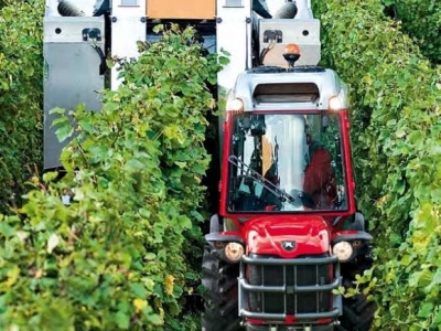 Traktor Antonio Carraro SRH