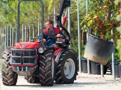 Traktor Antonio Carraro SRH