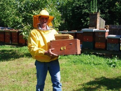Stanić pčelari u lijepom prirodnom okruženju