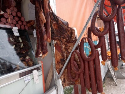 Stao na crtu Visočanima: Zeničanin tvrdi da je njegovo suho meso najbolje Stao na crtu Visočanima: Zeničanin tvrdi da je njegovo suho meso najbolje