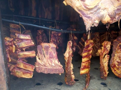 Stao na crtu Visočanima: Zeničanin tvrdi da je njegovo suho meso najbolje