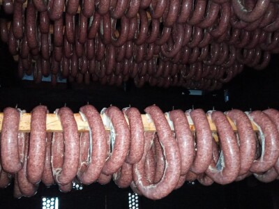 Stao na crtu Visočanima: Zeničanin tvrdi da je njegovo suho meso najbolje Stao na crtu Visočanima: Zeničanin tvrdi da je njegovo suho meso najbolje