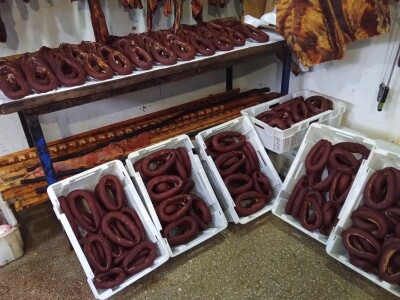 Stao na crtu Visočanima: Zeničanin tvrdi da je njegovo suho meso najbolje Stao na crtu Visočanima: Zeničanin tvrdi da je njegovo suho meso najbolje