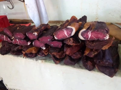 Stao na crtu Visočanima: Zeničanin tvrdi da je njegovo suho meso najbolje