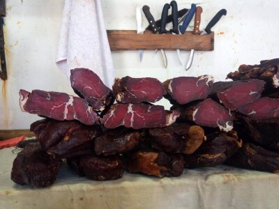 Stao na crtu Visočanima: Zeničanin tvrdi da je njegovo suho meso najbolje Stao na crtu Visočanima: Zeničanin tvrdi da je njegovo suho meso najbolje