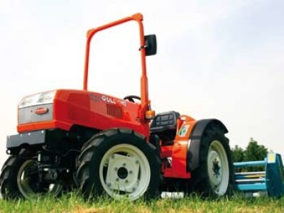 Traktor Goldoni Star 3050