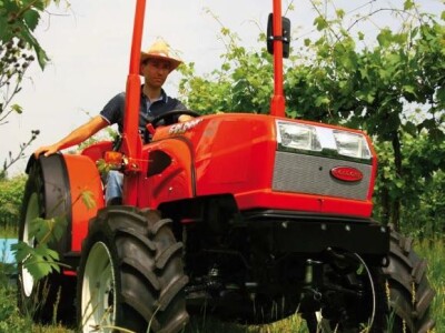 Traktor Goldoni Star 3050