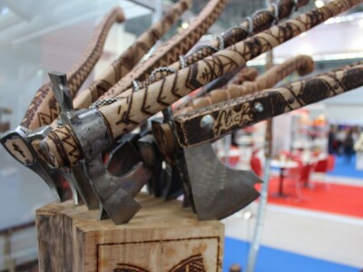 Stipe Pleić - Flick, izrada ukrasnih sjekira