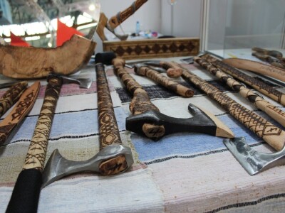 Stipe Pleić - Flick, izrada ukrasnih sjekira