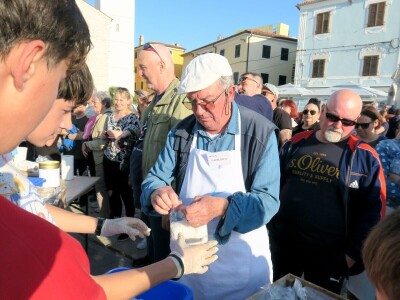 Stoljetna tradicija soljenja srdela