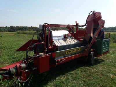 Strojna berba aronije