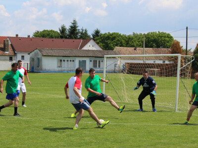 Šut i gol, bijelo-crveni vode 1:0