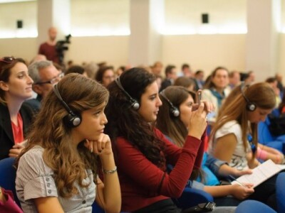 Studenti na konferenciji