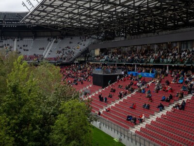 Šuma izrasla na stadionu u Klagenfurtu Šuma izrasla na stadionu u Klagenfurtu