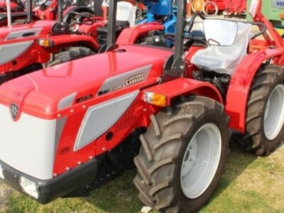 Traktor Antonio Carraro Supertigre