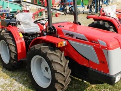 Traktor Antonio Carraro Supertigre