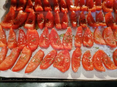 Sušeni paradajz sa belim lukom Sušeni paradajz sa belim lukom