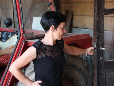 Suzana sama vodi brigu oko 15 krmača