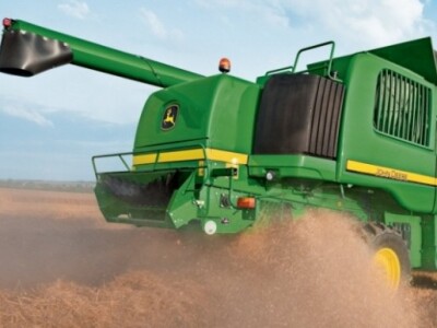 Kombajn John Deere T