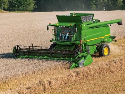 Kombajn John Deere T