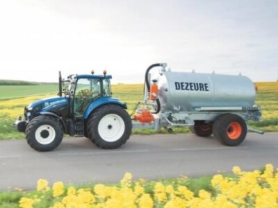 Traktor New Holland T5