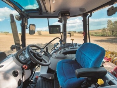 Traktor New Holland T5