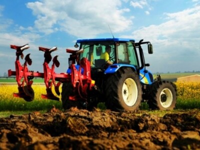 Traktor New Holland T5000
