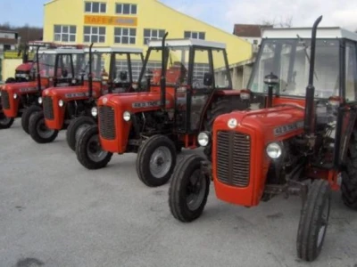 Traktor Tafe 42 DI