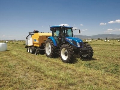 Traktor New Holland TD5