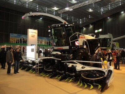 Claas Jaguar silažni kombajn Claas Jaguar silažni kombajn