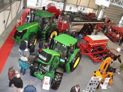 Traktori s priključcima na Techagro-u Traktori s priključcima na Techagro-u