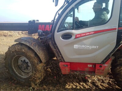 Teleskopski utovarivač Manitou 737