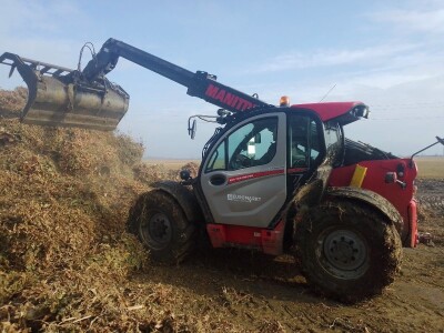Teleskopski utovarivač Manitou 737