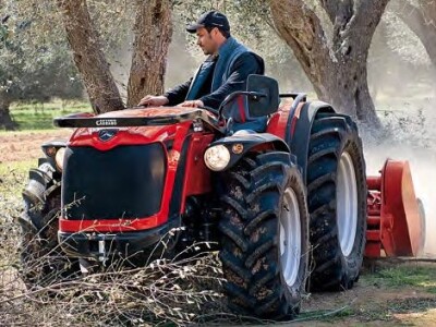 Traktor Antonio Carraro TGF