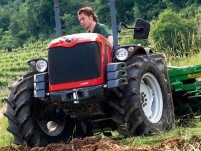 Traktor Antonio Carraro TGF