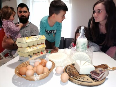 OPG TICA - Jedina mlada obitelj u kninskom Markovcu proizvodi sir iz mješine kao Tračani i Iliri