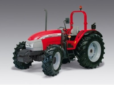 Traktor McCormick T-Max