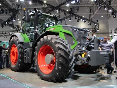 Traktor godine Fendt 942 Vario Traktor godine Fendt 942 Vario