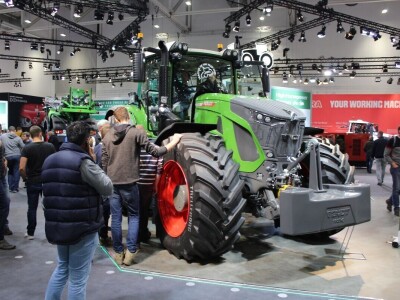 Traktor godine Fendt 942 Vario Traktor godine Fendt 942 Vario