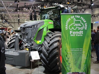 Traktor godine Fendt 942 Vario