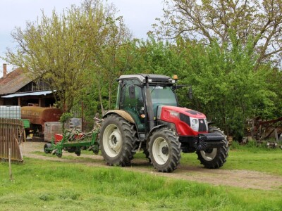 Traktor Hattat T4110