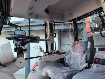 Traktor Massey Ferguson 6718 DVT